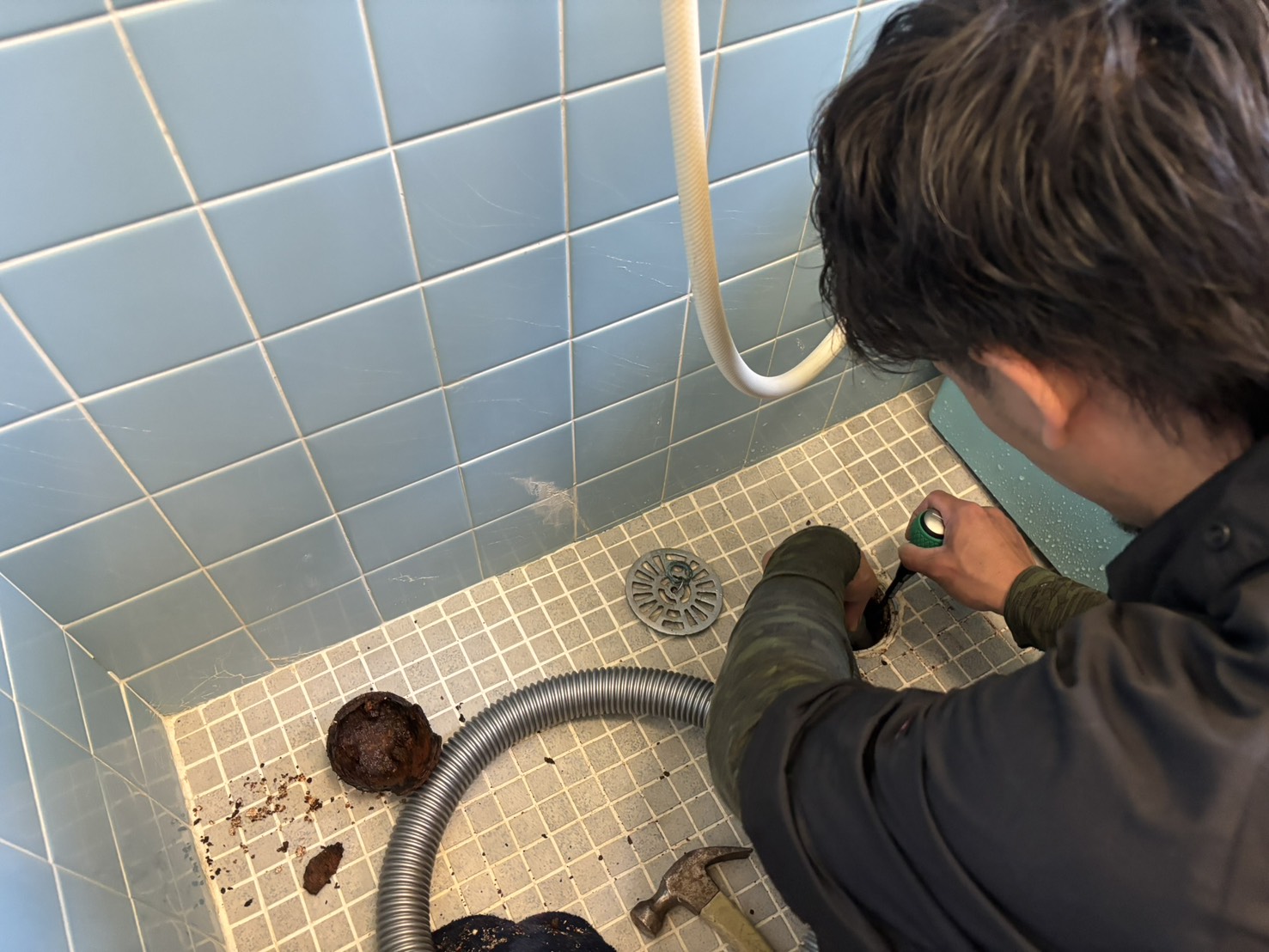 浴室排水不良修理